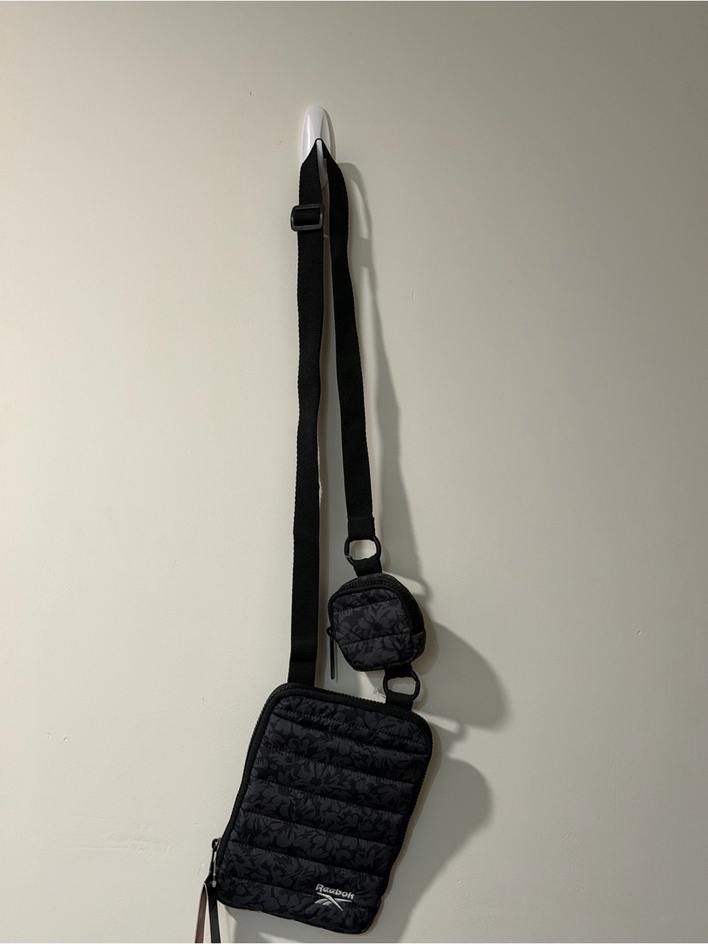 Reebok Black Floral Quilted Sling Bag - Picture 2 of 4